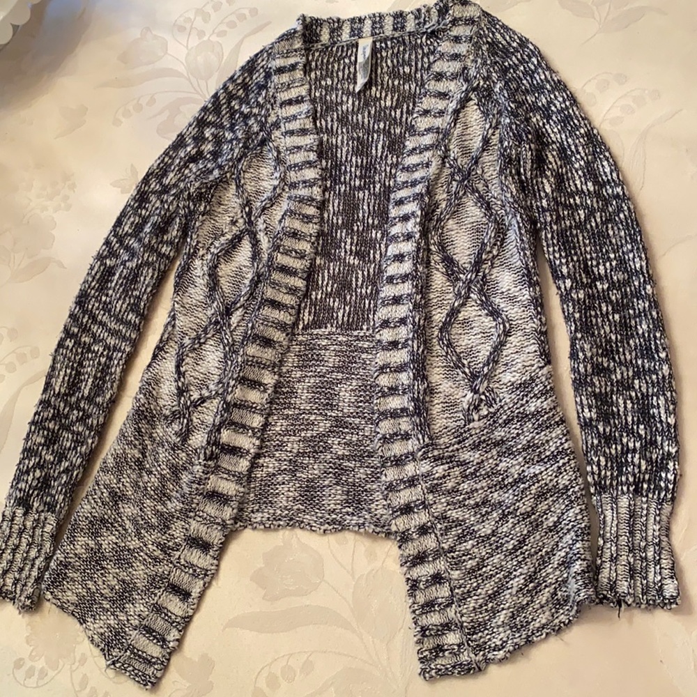 Aeropostale black and white patterned cardigan